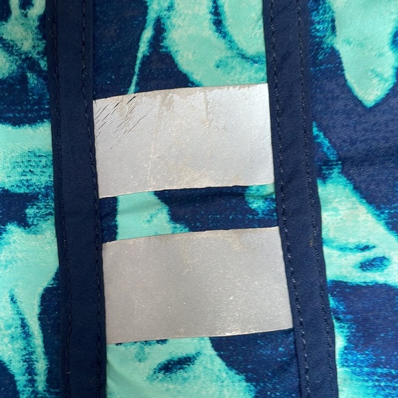 Hurley size S blue and teal shorts. - Picture 6 of 7